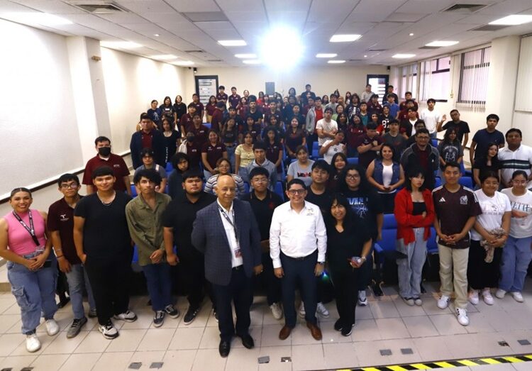 Participan estudiantes de la UTTN en Foro sobre Medio Ambiente