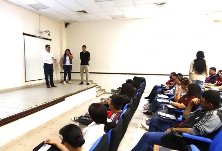 Participan estudiantes de la UTTN en Foro sobre Medio Ambiente