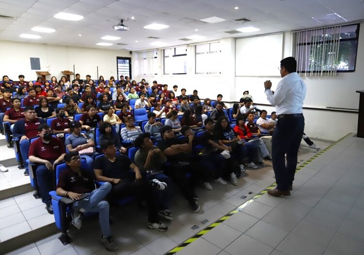 Participan estudiantes de la UTTN en Foro sobre Medio Ambiente