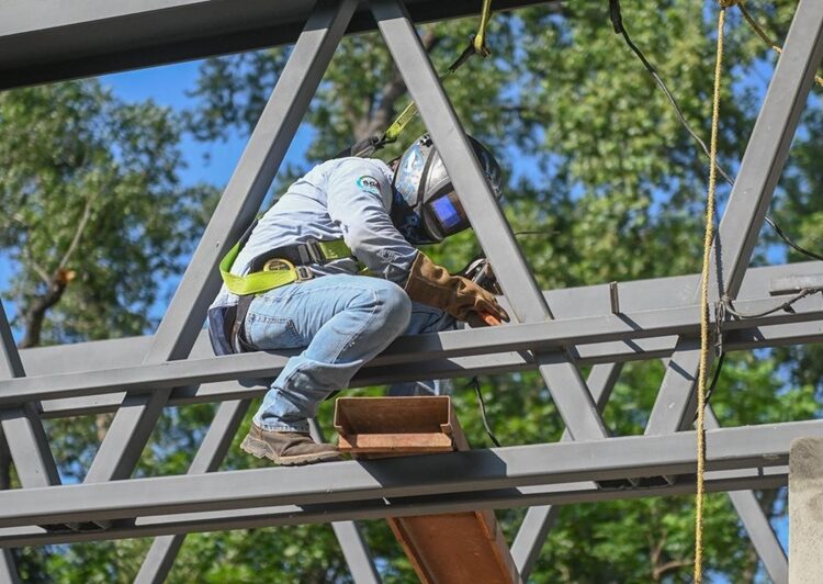 Puente peatonal del 13 Praxedis Balboa será más seguro