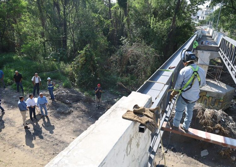 Puente peatonal del 13 Praxedis Balboa será más seguro