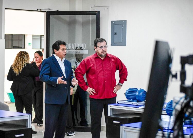 Realiza secretario de Educación visita de trabajo a la UTNL