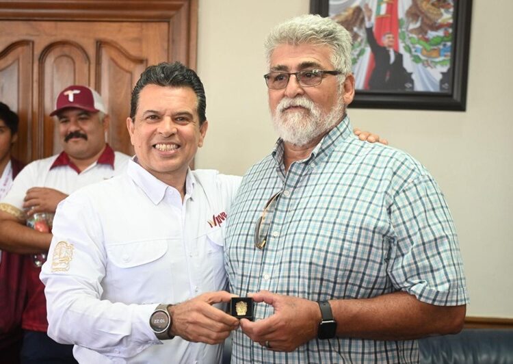 Recibe alcalde de Victoria a medallistas de plata y bronce