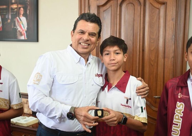 Recibe alcalde de Victoria a medallistas de plata y bronce
