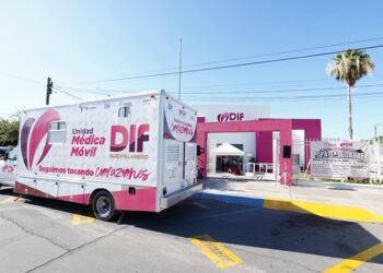 Reconoce DIF NLD a padres con brigada médica “Papá Saludable”