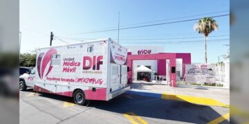 Reconoce DIF NLD a padres con brigada médica “Papá Saludable”