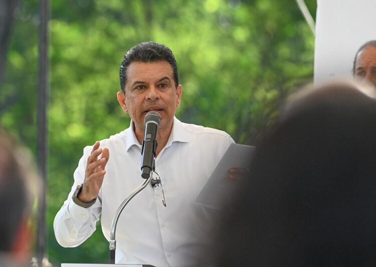 Sociedad y gobierno, sanean cauce del río San Marcos