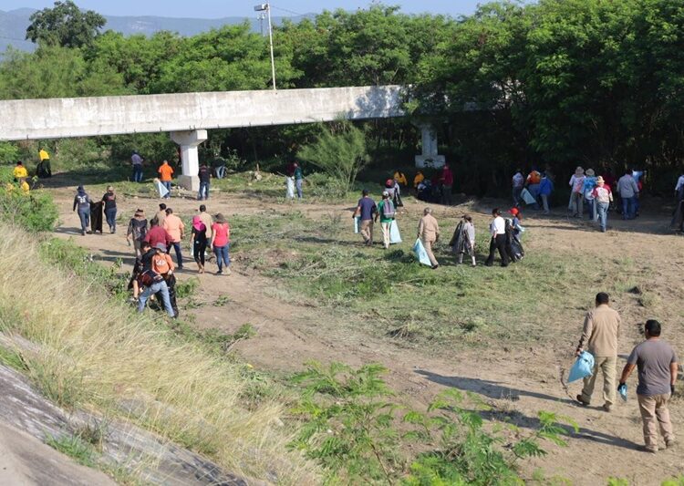 Sociedad y gobierno, sanean cauce del río San Marcos