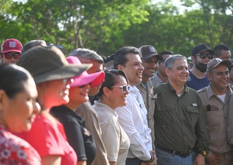 Sociedad y gobierno, sanean cauce del río San Marcos
