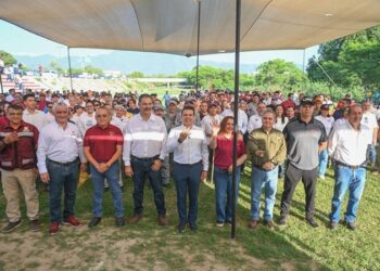 Sociedad y gobierno, sanean cauce del río San Marcos