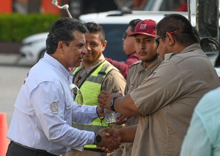 Supervisa Lalo Gattás atención de reportes ciudadanos