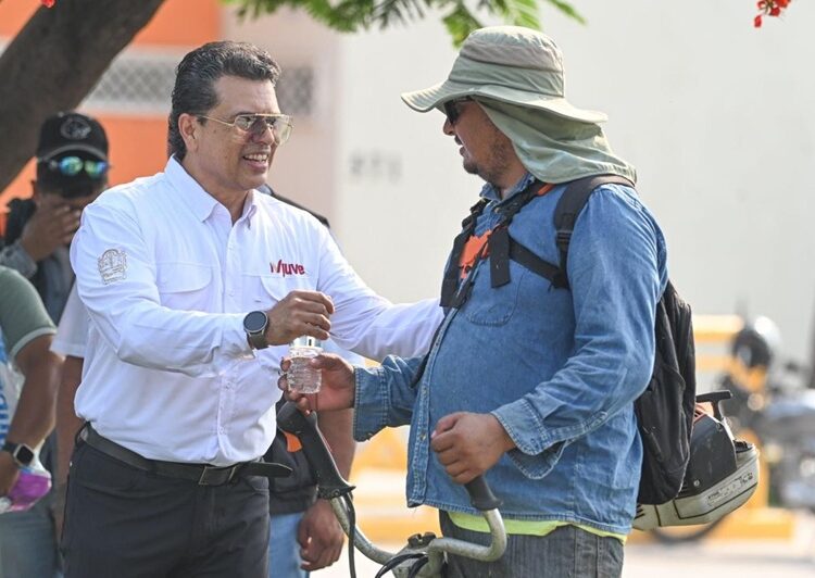 Supervisa Lalo Gattás atención de reportes ciudadanos