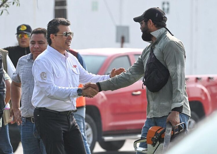 Supervisa Lalo Gattás atención de reportes ciudadanos