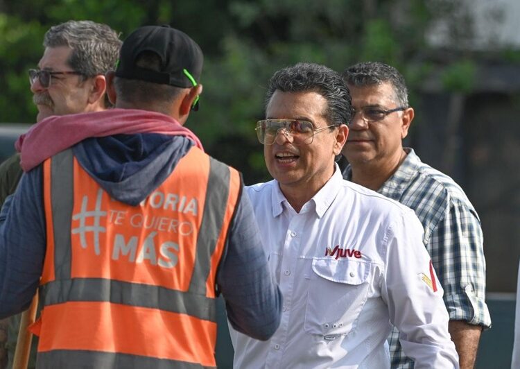 Supervisa Lalo Gattás atención de reportes ciudadanos