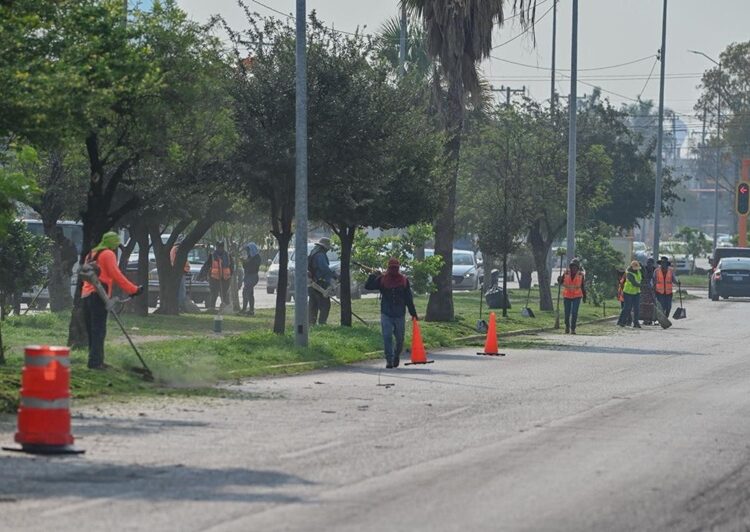Supervisa Lalo Gattás atención de reportes ciudadanos