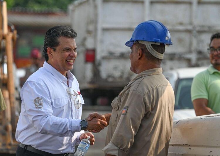 Supervisa Lalo Gattás atención de reportes ciudadanos