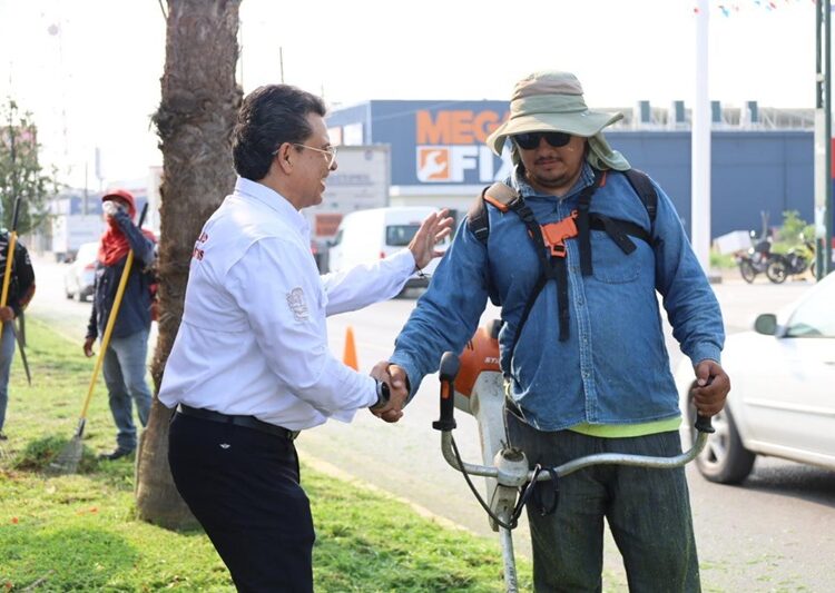 Supervisa Lalo Gattás atención de reportes ciudadanos