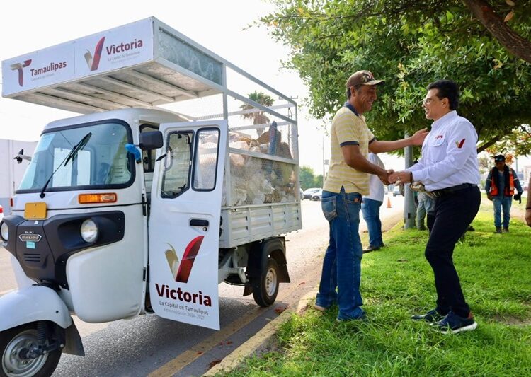 Supervisa Lalo Gattás atención de reportes ciudadanos