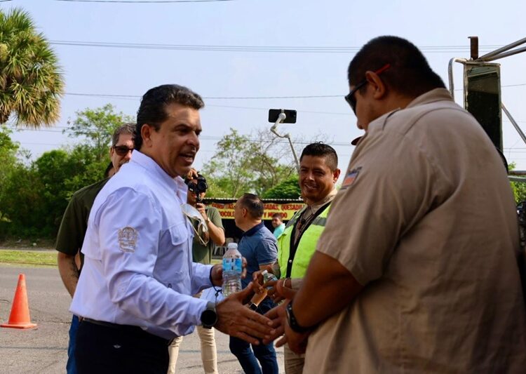 Supervisa Lalo Gattás atención de reportes ciudadanos