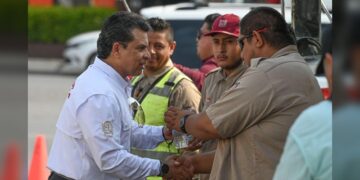 Supervisa Lalo Gattás atención de reportes ciudadanos