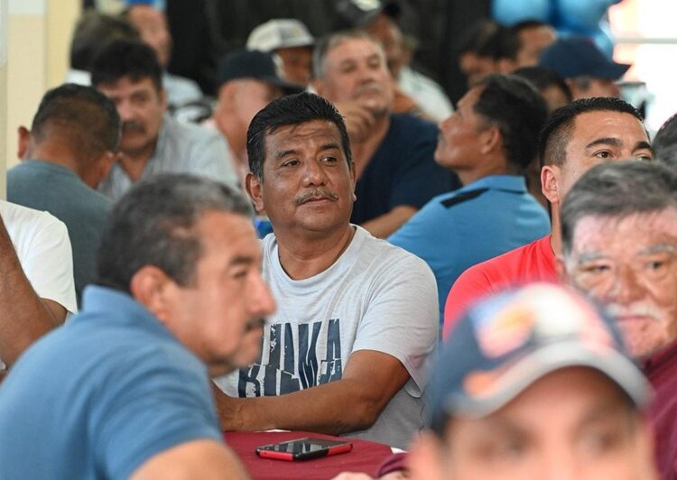 “Trabajadores del Municipio son la fuerza de su familia y de Victoria”: Lalo Gattás