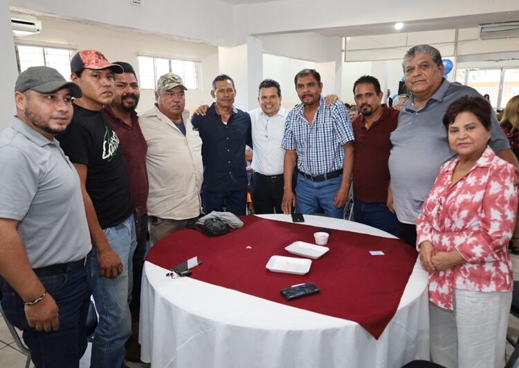 “Trabajadores del Municipio son la fuerza de su familia y de Victoria”: Lalo Gattás