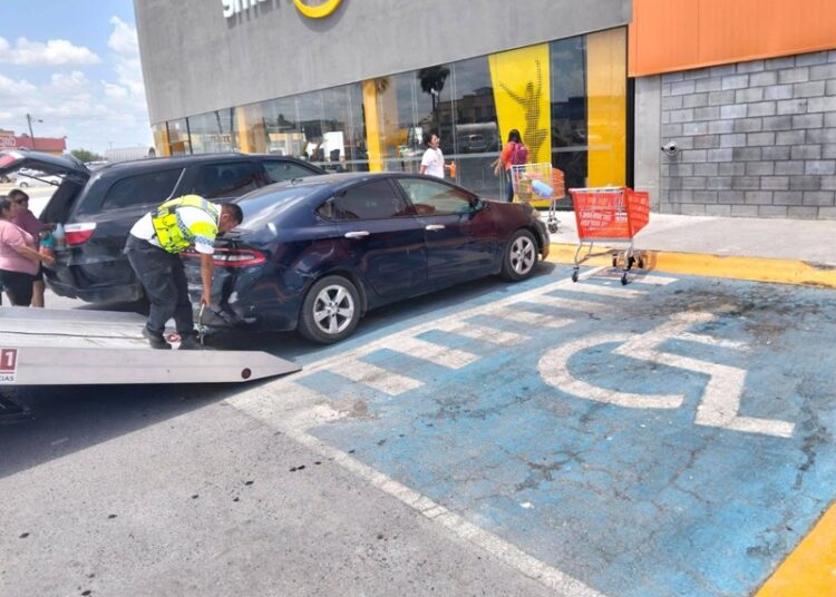 Tránsito de NLD protege espacios para personas con discapacidad