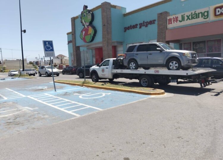 Tránsito de NLD protege espacios para personas con discapacidad