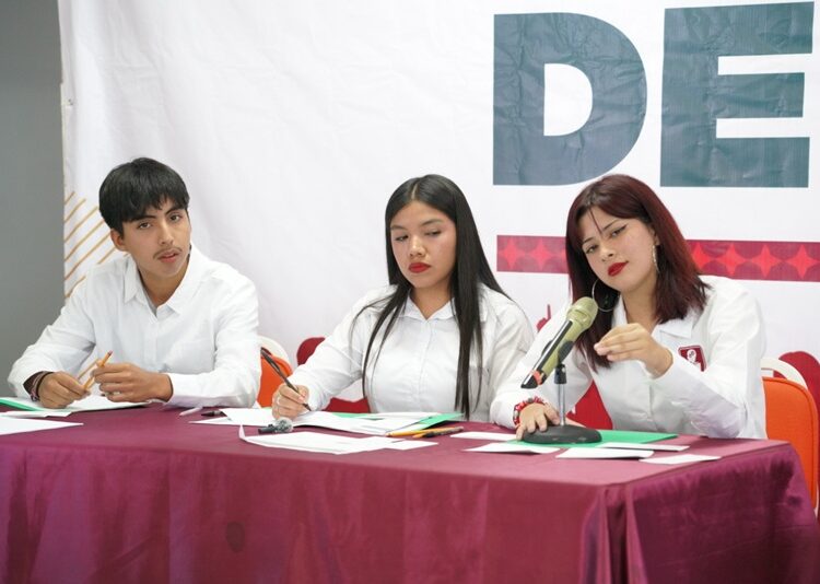 Triunfa Prepa Municipal ‘Elena Poniatowska’ en 1.er Concurso Municipal de Debate
