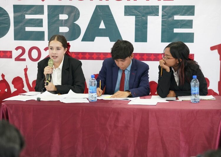 Triunfa Prepa Municipal ‘Elena Poniatowska’ en 1.er Concurso Municipal de Debate
