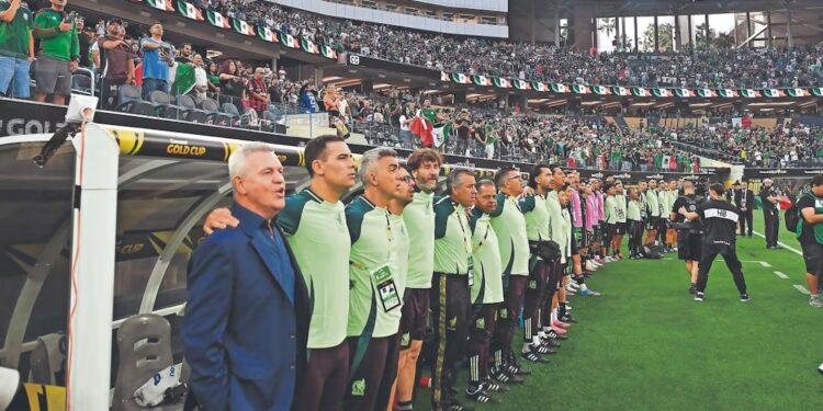 Redadas y “falta de empatía” del Vasco, “alejan” a la afición del Tri