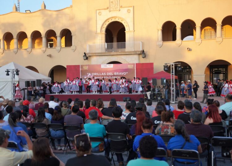 Nuevo Laredo celebra su 177 aniversario con colorida muestra de danza folklórica