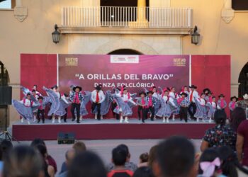 Nuevo Laredo celebra su 177 aniversario con colorida muestra de danza folklórica