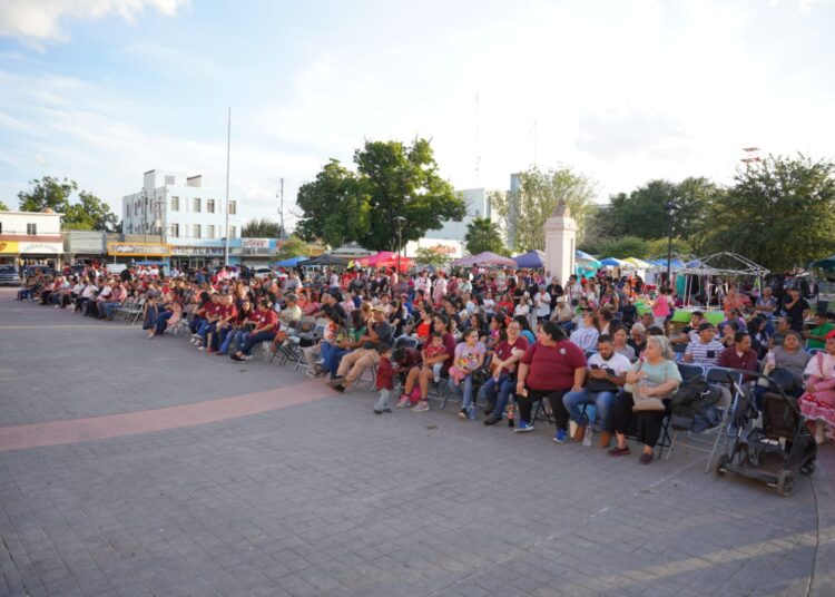 Nuevo Laredo celebra su 177 aniversario con colorida muestra de danza folklórica