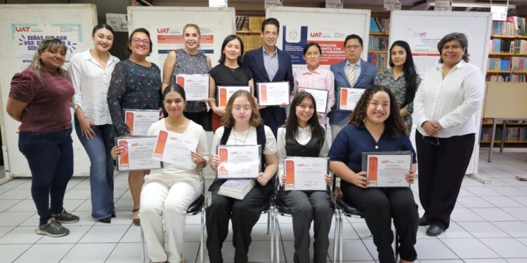 Atrévete a investigar: voces del Concurso de Carteles 2025 en la FDCSV de la UAT