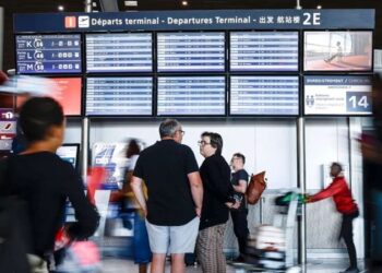 Segundo día de huelga de controladores aéreos en Francia