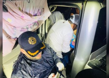 Alcalde de González, médico de profesión, atiende el nacimiento de una niña