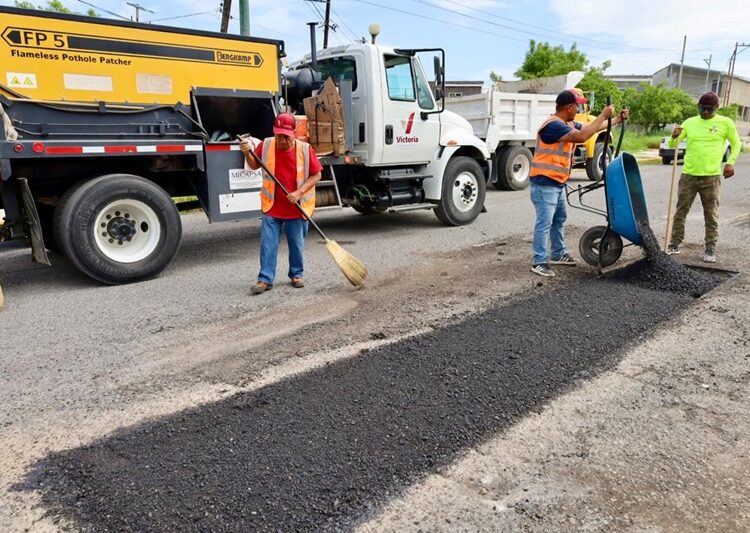 Avanza programa de bacheo en calles de la Capital