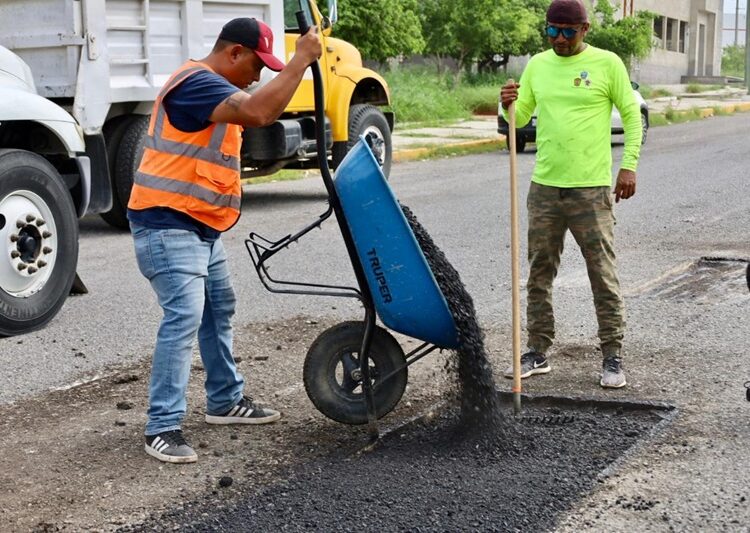 Avanza programa de bacheo en calles de la Capital