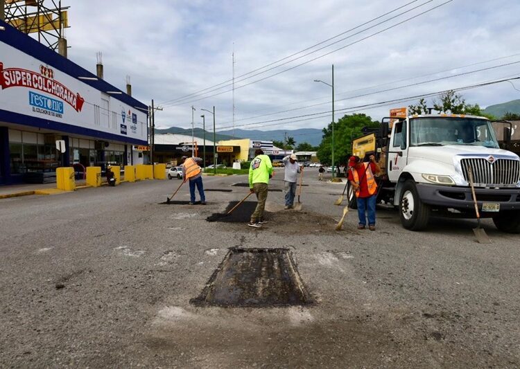 Avanza programa de bacheo en calles de la Capital