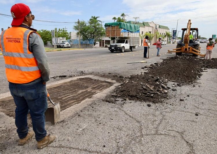 Avanza programa de bacheo en calles de la Capital