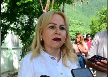 Becas disminuirán deserción escolar en Educación Básica