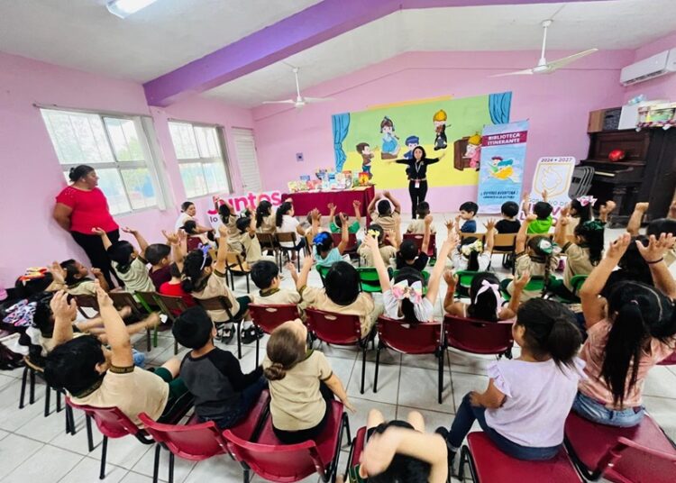 “Biblioteca Itinerante” promueve la lectura en más de 5 mil niños y adolescentes