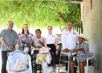 Brinda DIF Victoria atención al llamado de matrimonio de adultos mayores