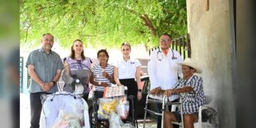 Brinda DIF Victoria atención al llamado de matrimonio de adultos mayores