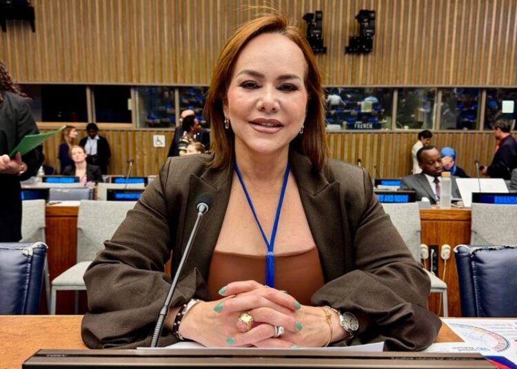 Carmen Lilia presenta modelo de saneamiento del agua en la ONU