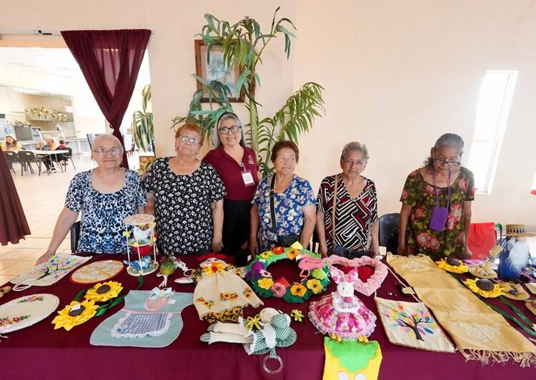 Con éxito se lleva a cabo el Bazar de Arte del DIF NLD