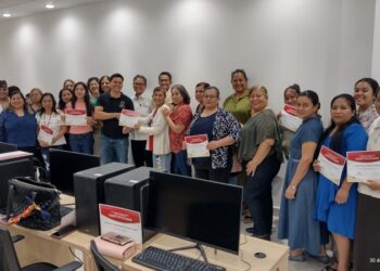 Concluye curso de computación en la Infoteca, gradúan 25 mujeres