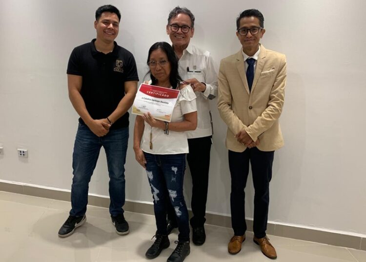 Concluye curso de computación en la Infoteca, gradúan 25 mujeres