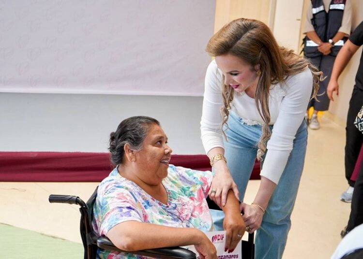 DIF NLD entrega aparatos funcionales a personas con discapacidad